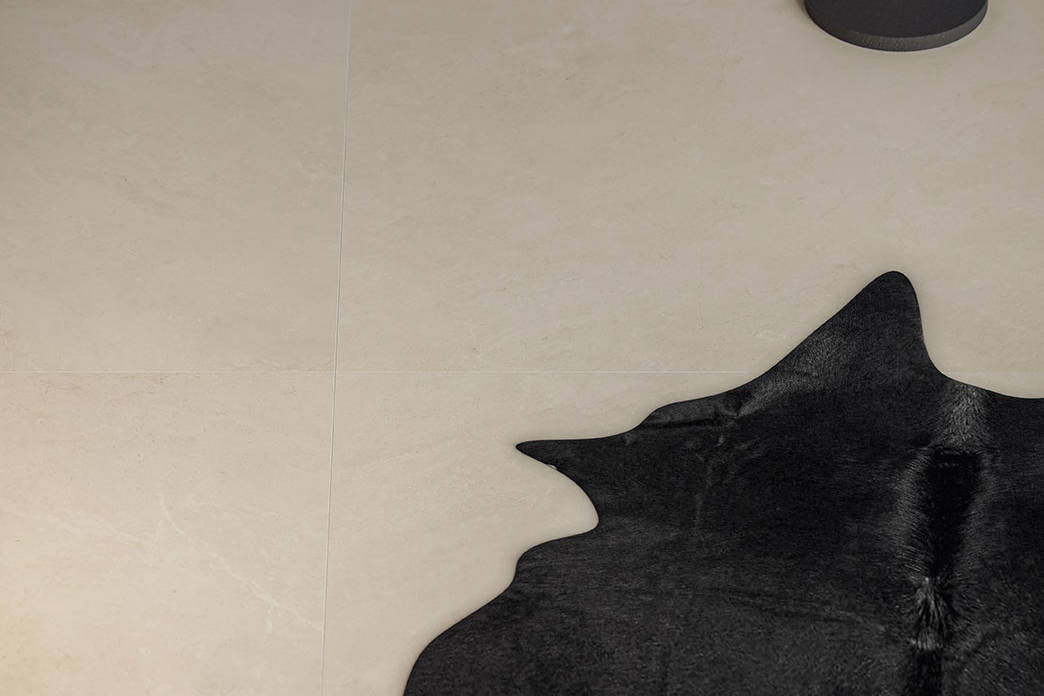 Royal Stoneworks SOVEREIGN CREAM 1 | In Home Stone
